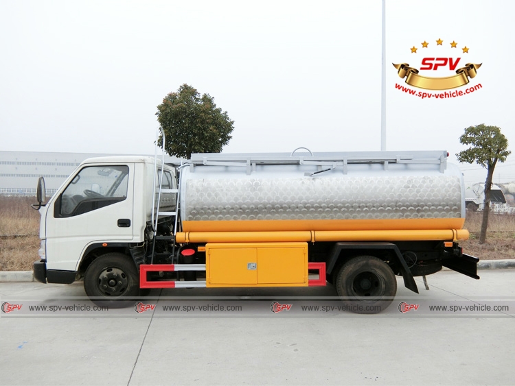 Side View of Stainless Steel Fuel Tanker JMC
